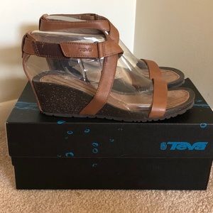 Teva ysidro stitch wedge
